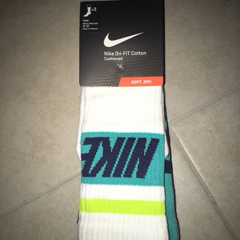 Nike Dri-Fit Crew socks (3 pairs)